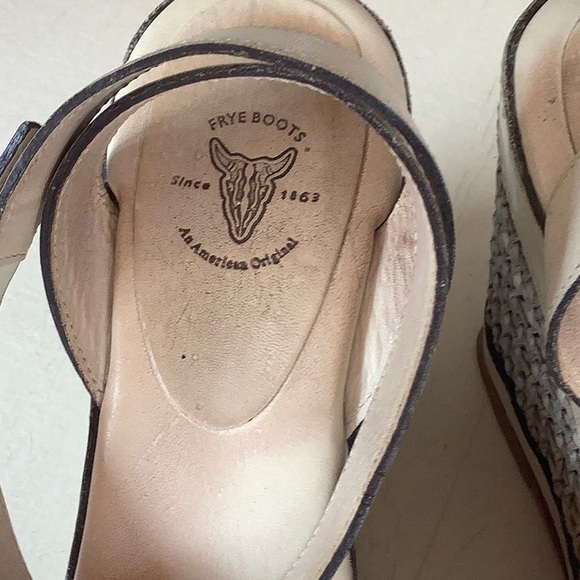 Stunning FRYE lattice weave wedges with studs, very good preloved condition, 7.5 - Picture 2 of 8